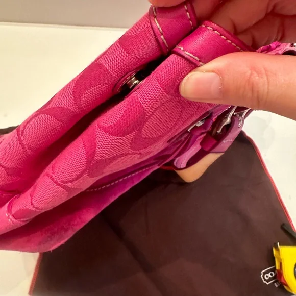 Pink Coach Authentic Signature Handbag - Picture 8 of 8